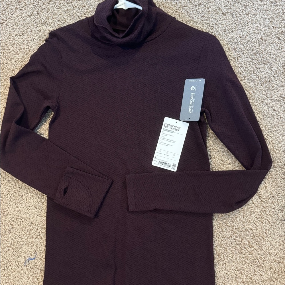 NWT Athleta Flurry Peak Turtleneck- Small